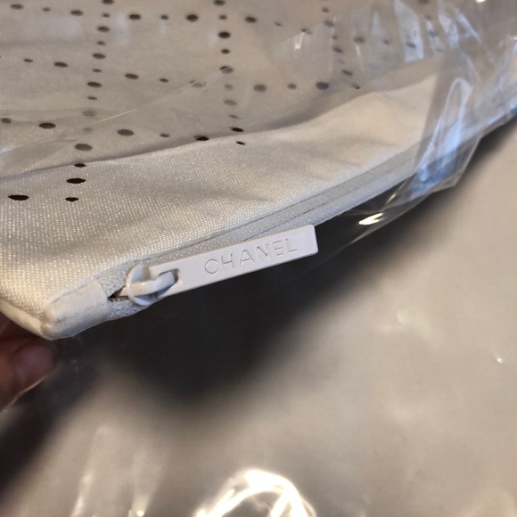 Large Chanel Garment Bag - Picture 4 of 4